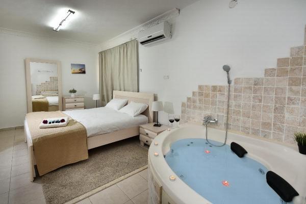 אחוזת חוף כנרת Kinneret Village Tiberias Exterior photo